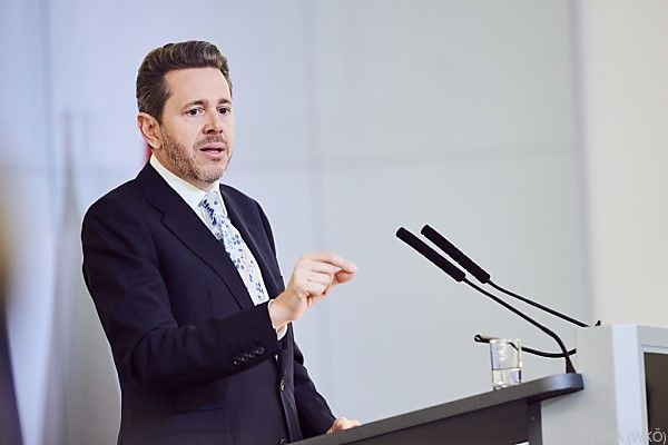 Mahrer als WKÖ-Präsident für weitere fünf Jahre eingesetzt