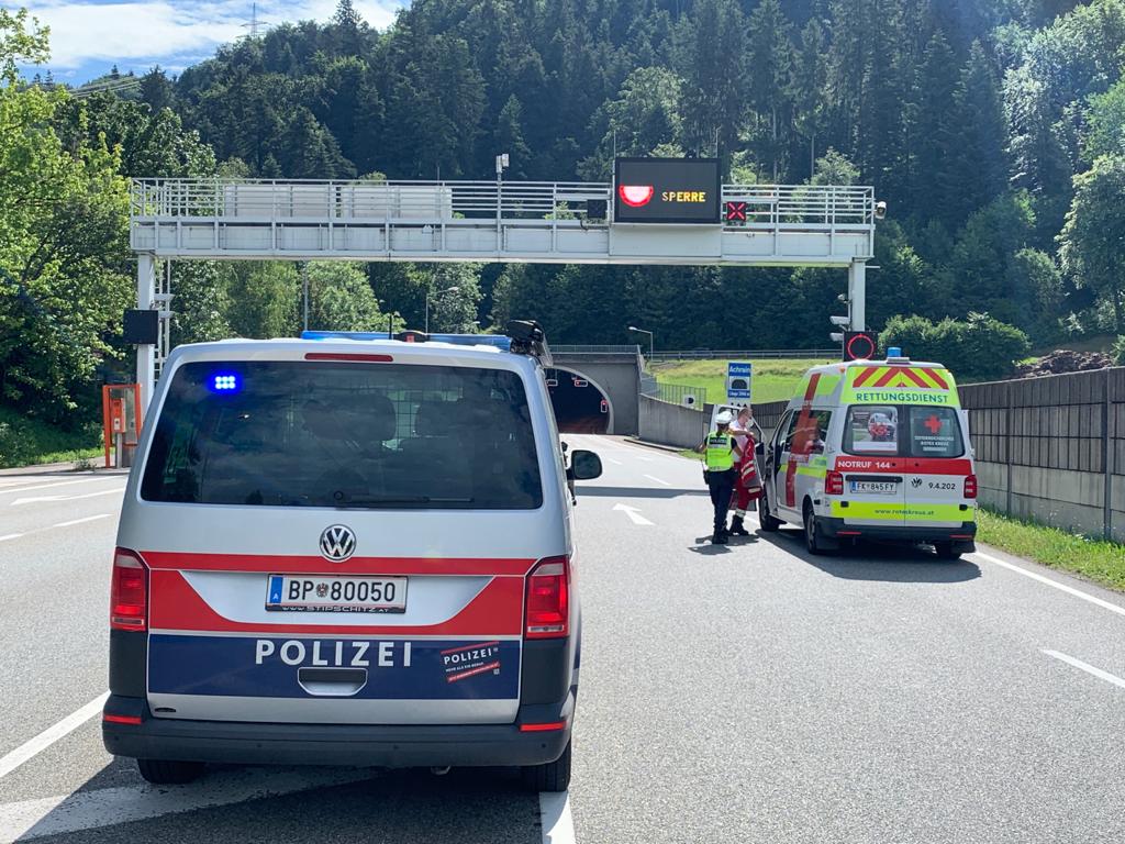 Totalsperre im Achraintunnel