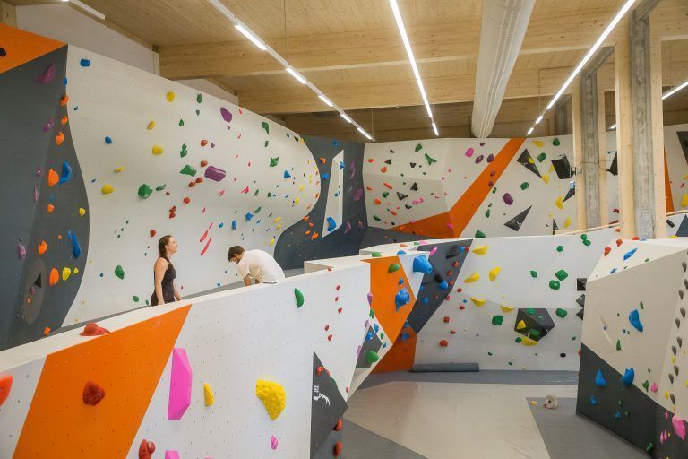 Die Kletterwand links soll eine Welle darstellen. <span class="copyright">steurer</span>