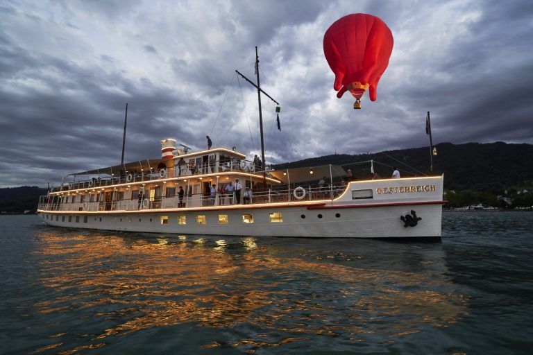 Der Ballon und das MS Oesterreich. <span class="copyright">Vision Studios</span>
