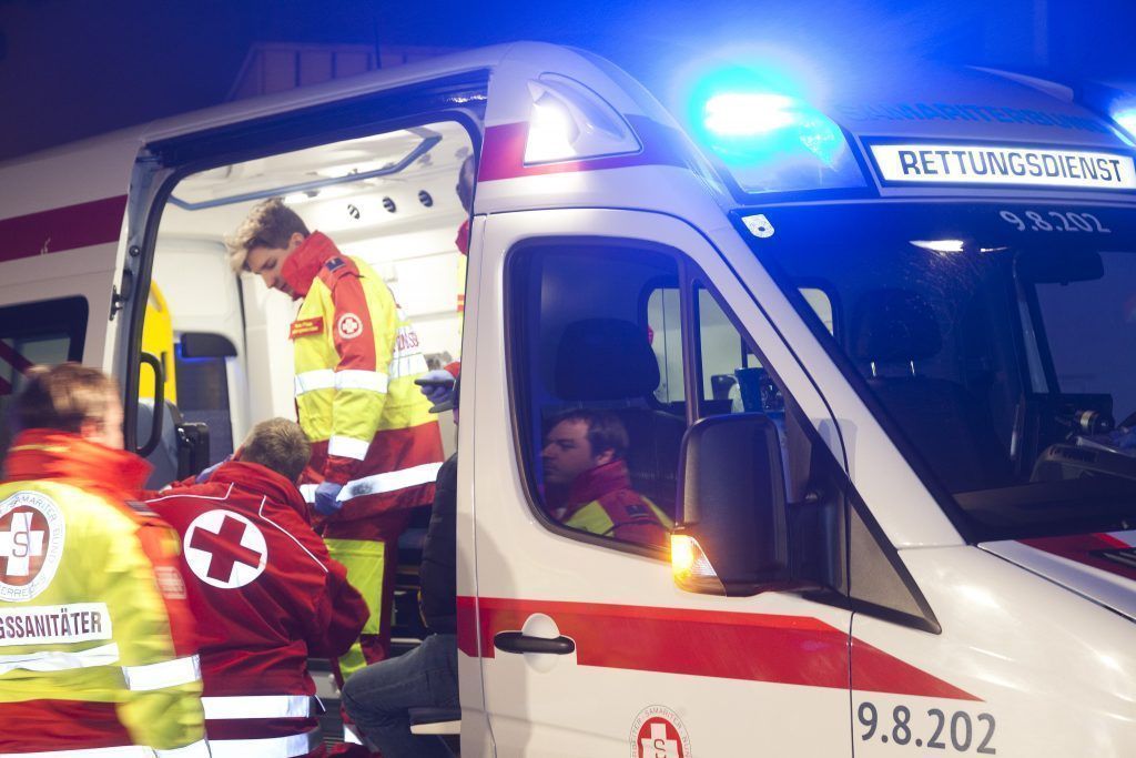 18-Jähriger stürzt von Balkon