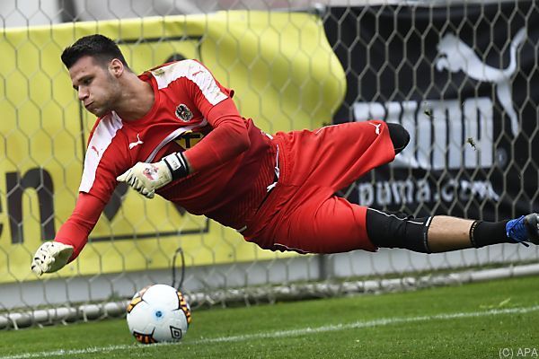 Bachmann wurde mit 3 parierten Elfern zu Watfords Cup-Held