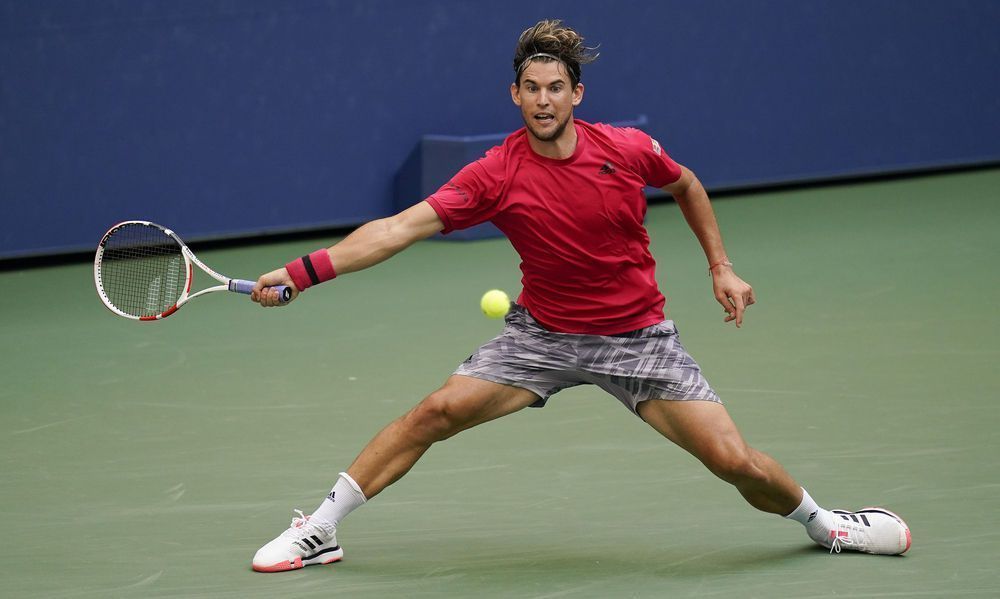 Thiem serviert nach Mitternacht