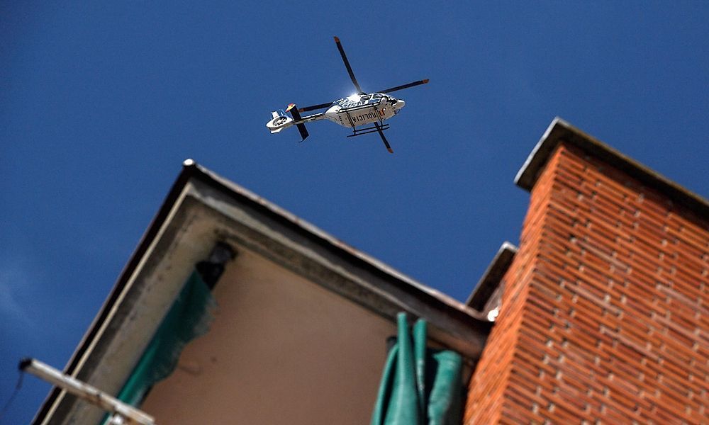 Bewaffnete entführten Hubschrauber