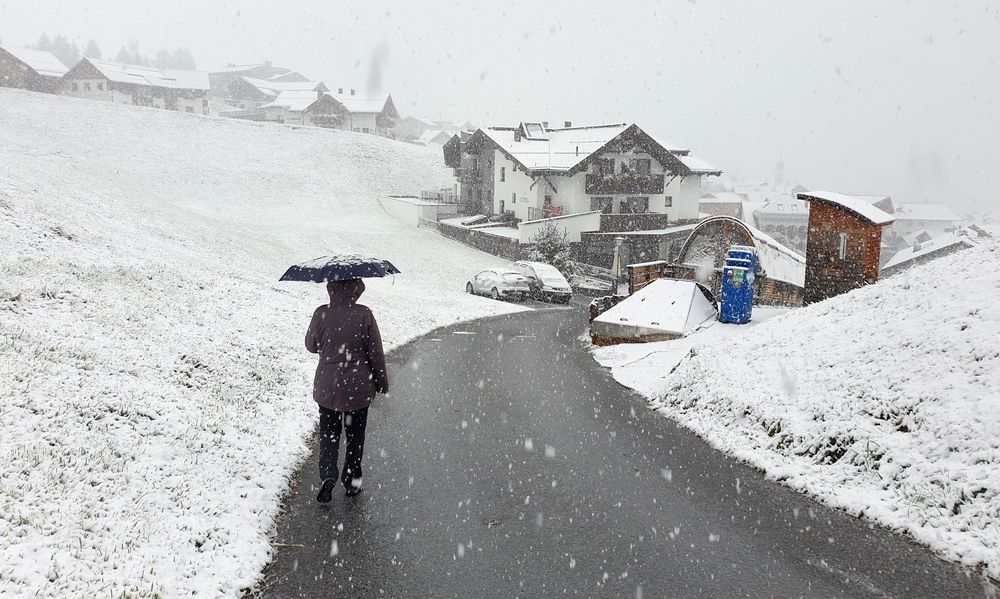 Wintereinbruch: Schnee bis in viele Täler