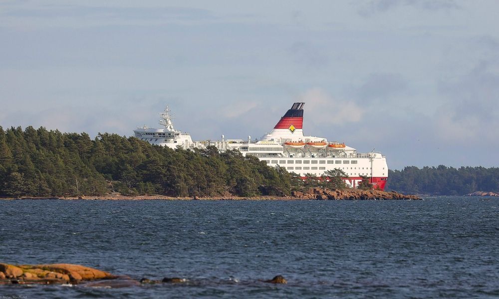 Ostsee-Fähre auf Grund gelaufen