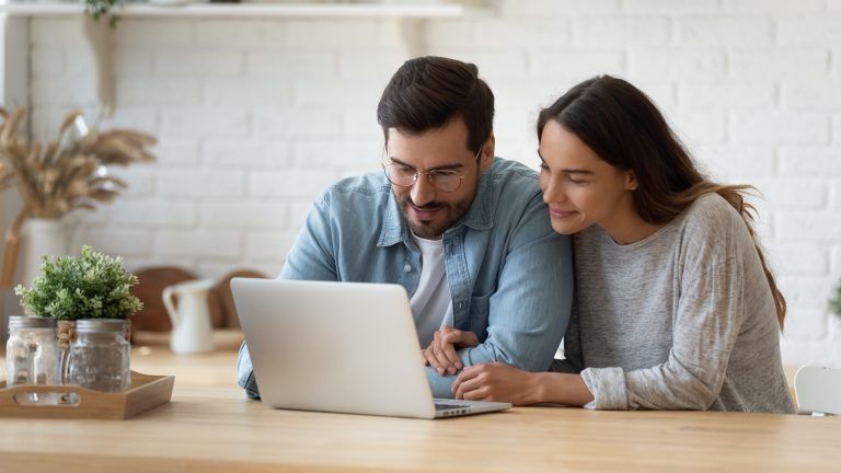 Eltern sollten die digitale Kommunikation zur Informationsgewinnung nutzen. <span class="copyright">Shutterstock</span>