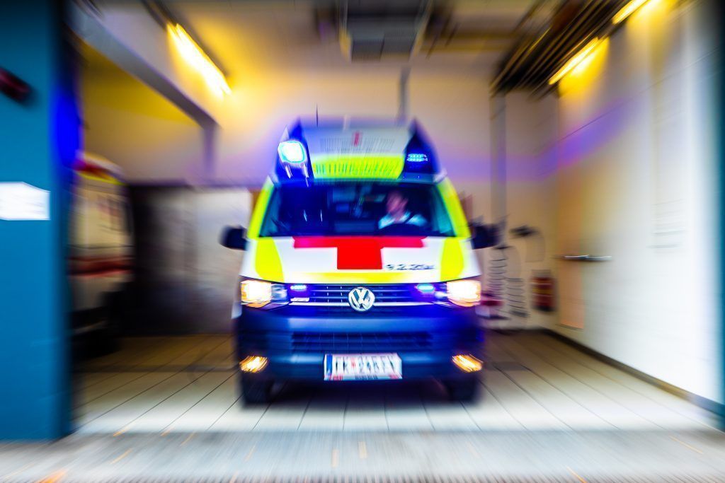 Alkoholisierter Lenker verletzt Frau