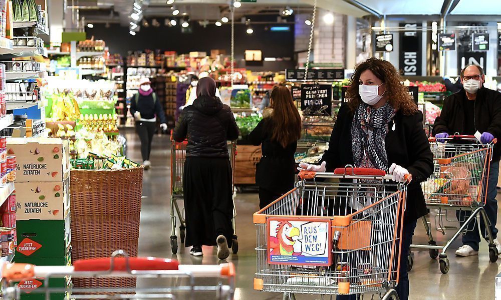 Andrang in Supermarkt, &#8220;keine Hamsterkäufe&#8221;