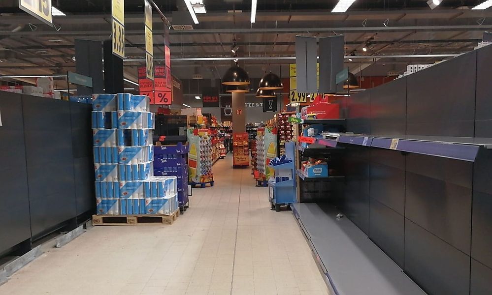 Deutsche decken sich mit Klopapier ein