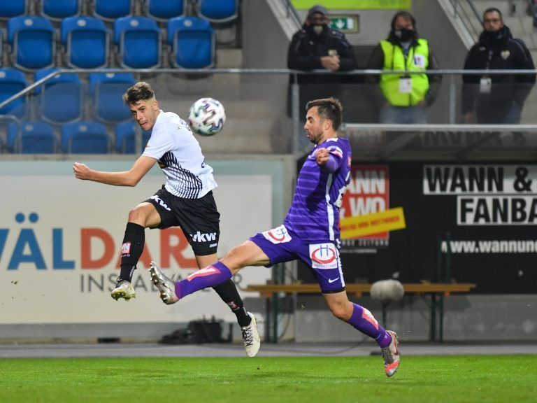 Mario Stefel (l.) feierte ein gelungenes Startelfdebüt in der Bundesliga. <span class="copyright">gepa/lerch </span>