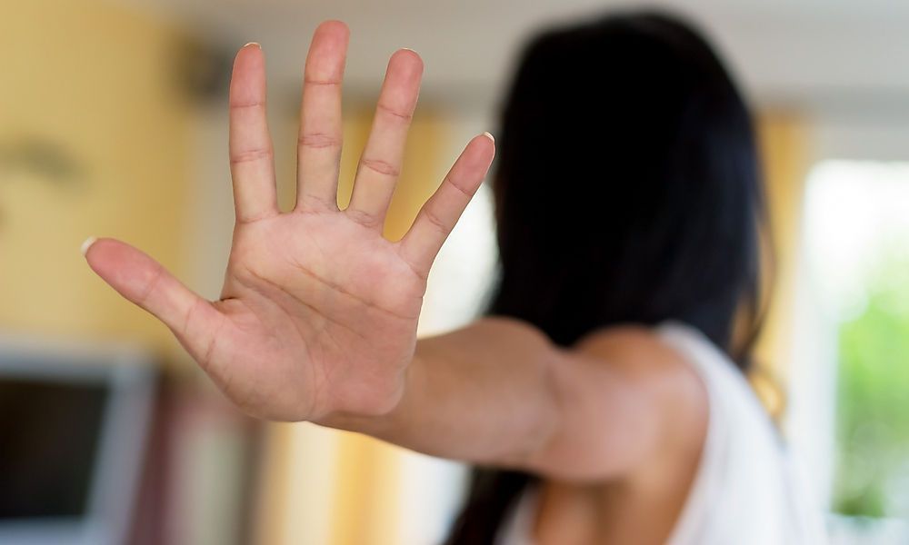 Frau zur Prostitution gezwungen