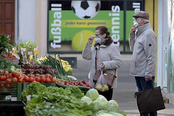 Einkaufen und Wohnen trieben Inflation im November