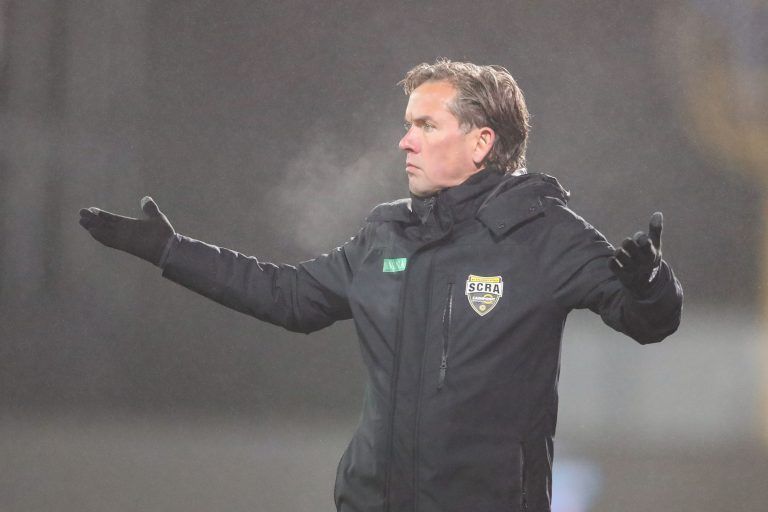 Auch Trainer Pastoor hatte keine Ideen, das Offensivspiel anzukurbeln. <span class="copyright">apa</span>