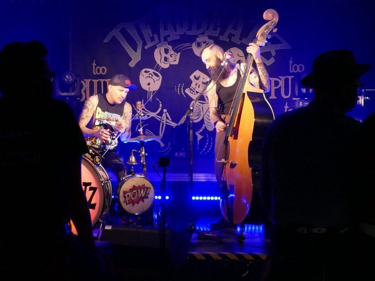 Das Konzert der DeadBeatz wurde im Schlachthaus auf die Bildschirme der Zuschauer gestreamt. <span class="copyright">Jaeneke</span>