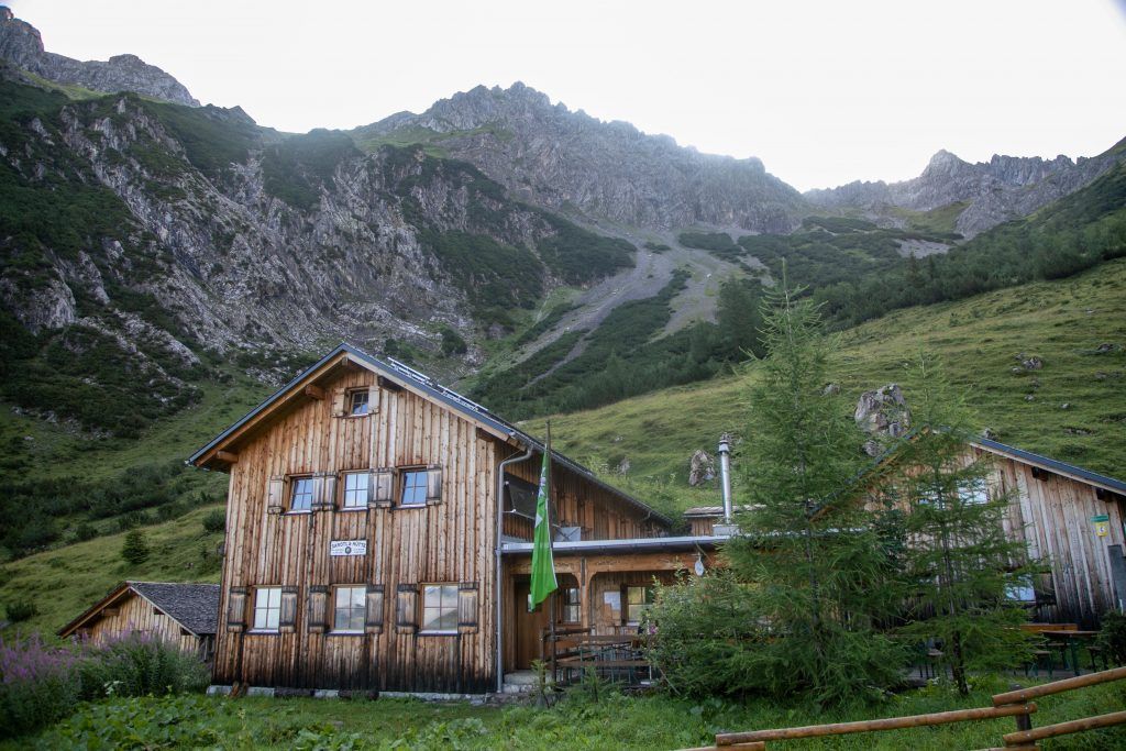 Gefrorene Leiche in Berghütte