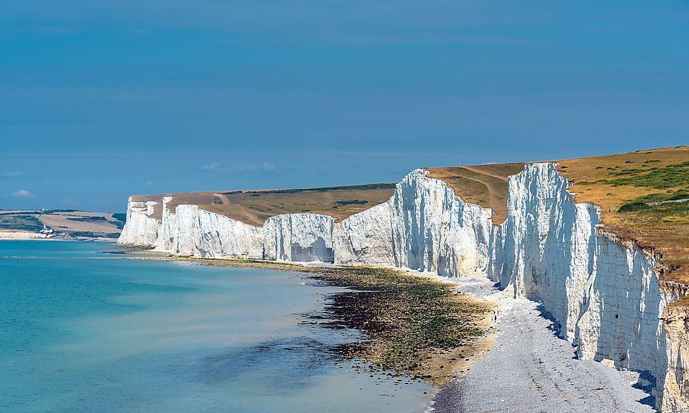 Teil der Klippen von Dover ins Meer gestürzt