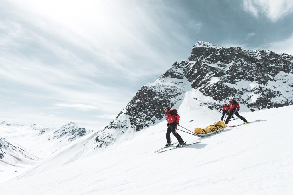 Elf Tote bei Lawinen in den Alpen