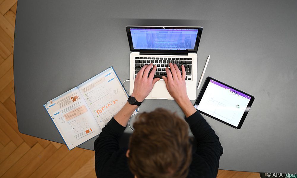 Eltern für normalen Schulbetrieb