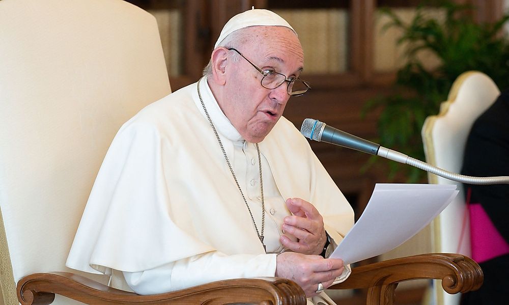Papst kürzt den Kardinälen die Gehälter