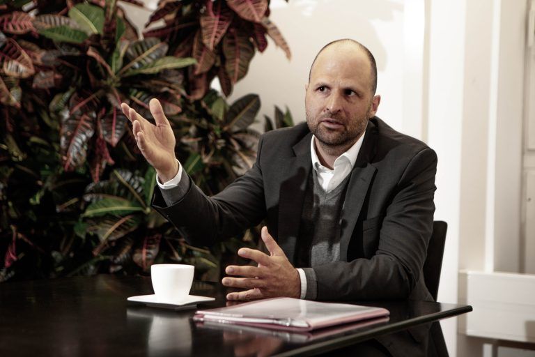 Landesrat Marcot Tittler (ÖVP) möchte die Wirtschaft beim Hochfahren unterstützen. <span class="copyright">Hartinger</span>