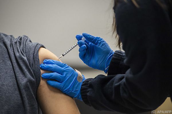 Hälfte der Erwachsenen in den USA vollständig geimpft