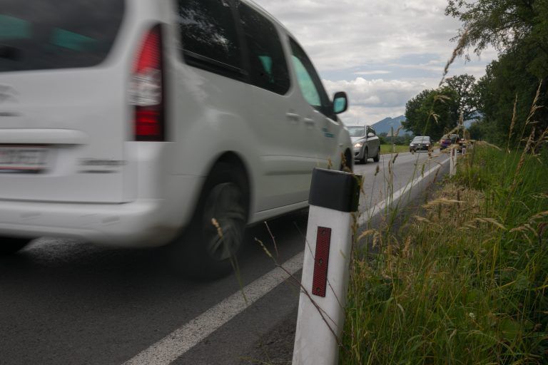 Die stark befahrene Zellgasse ist für Radfahrer wenig attraktiv. <span class="copyright">Archiv/Hartinger</span>
