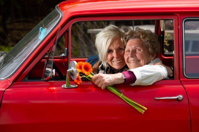 Tochter Gerlinde(59) wird heute mit ihrer flotten Mutter Resi (88) einen schönen Tag verbringen. <span class="copyright">Klaus Hartinger</span>