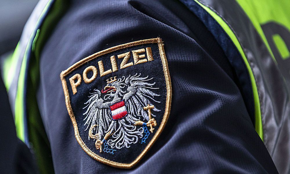 Alkolenker flüchtete auf Hausdach
