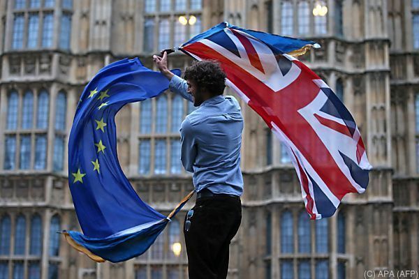 Sechs Monate EU-Handelsvertrag &#8211; Brexit treibt die Kosten