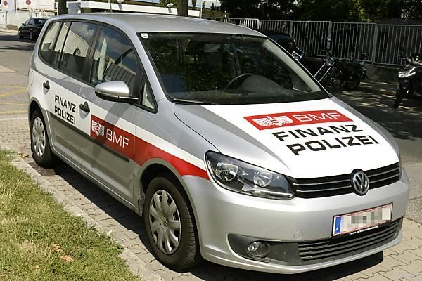 Finanzpolizei kontrolliert mehr am Bau und bei Paketversand