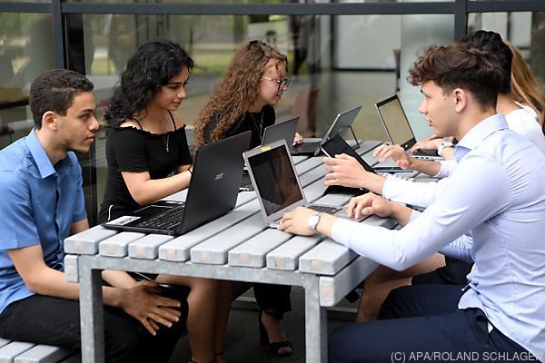 Für Lehrer können günstige Schüler-Laptops &#8220;nur Anfang sein&#8221;