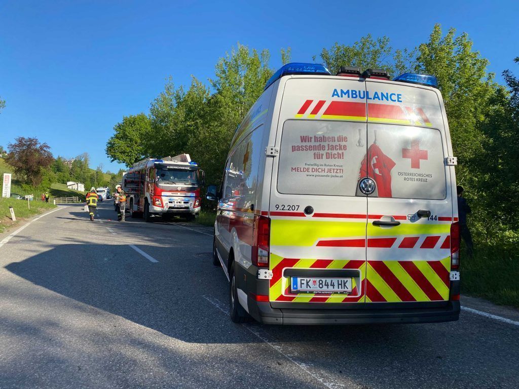 Alberschwende: Pkw kollidiert mit Lkw