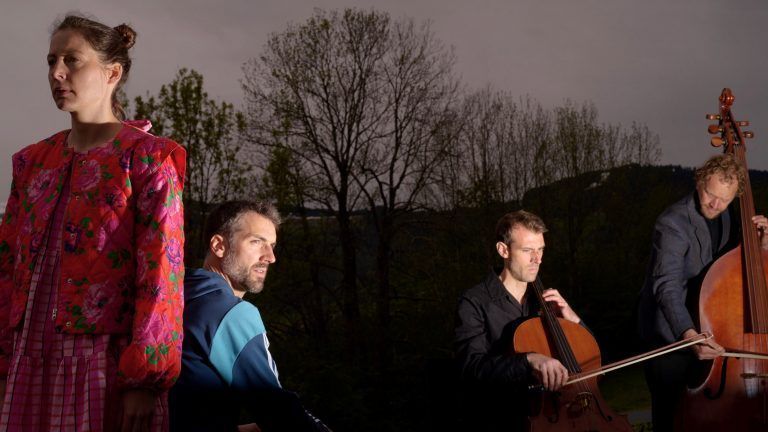 Zwei Schauspieler und zwei Musiker sind die Akteure im neuen Stück. <span class="copyright"> Laurenz Feinig</span>