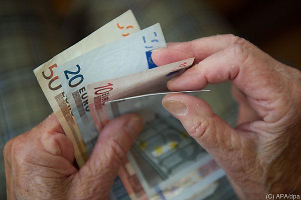 Cash- und Kartenzahlungen in Österreich ausgewogen