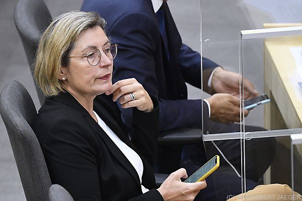 Steinacker zum Abschluss des Parlamentsjahres ausgeliefert
