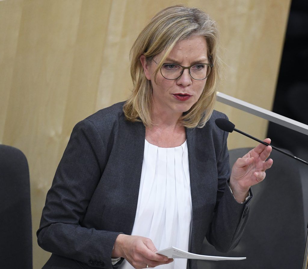 Nationalrat fordert Evaluierung zu S18