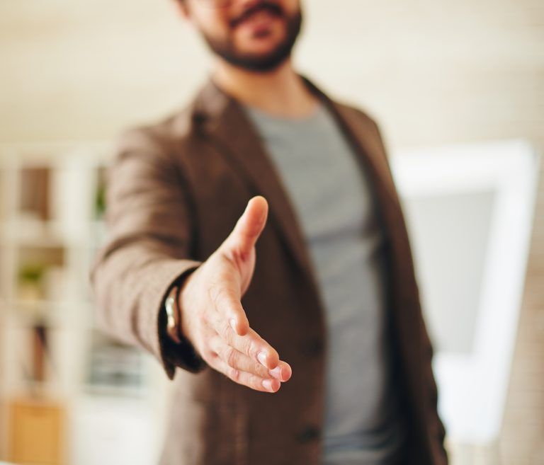 Wichtig ist es, sich bewusst zu machen, welche Menschen einem während der Pandemie Halt gegeben haben – und sich bei diesen weiterhin Unterstützung zu suchen. <span class="copyright">Shutterstock</span>