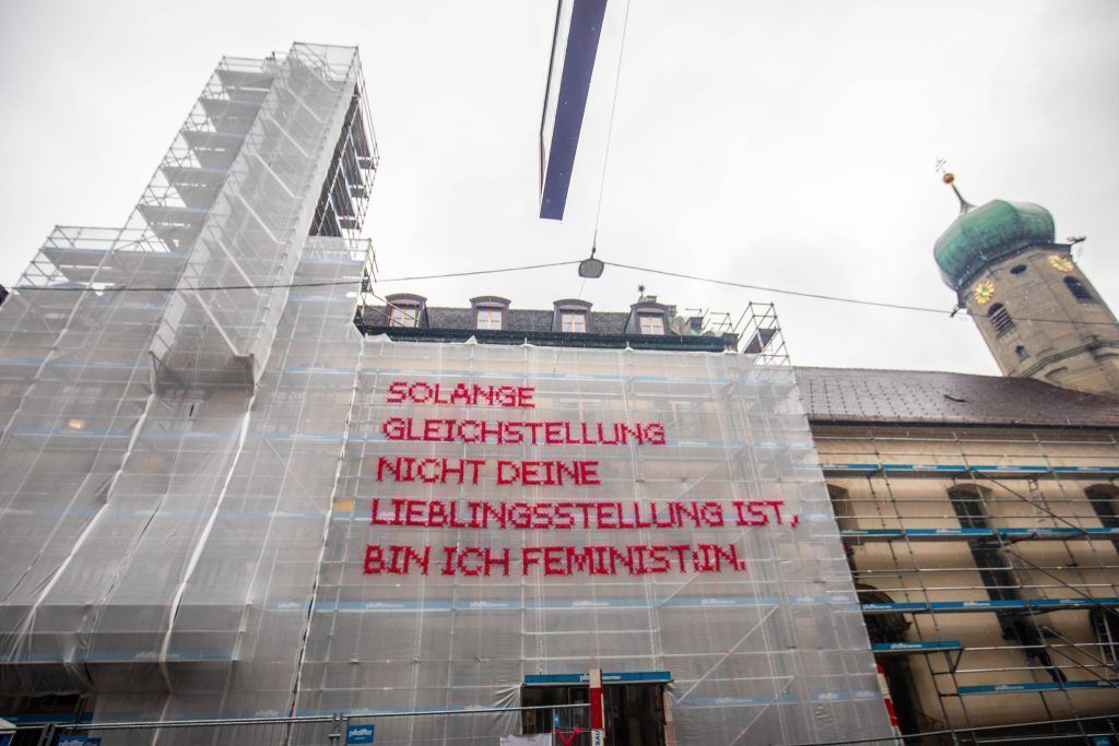 Feministische Kunst am Rathaus Bregenz