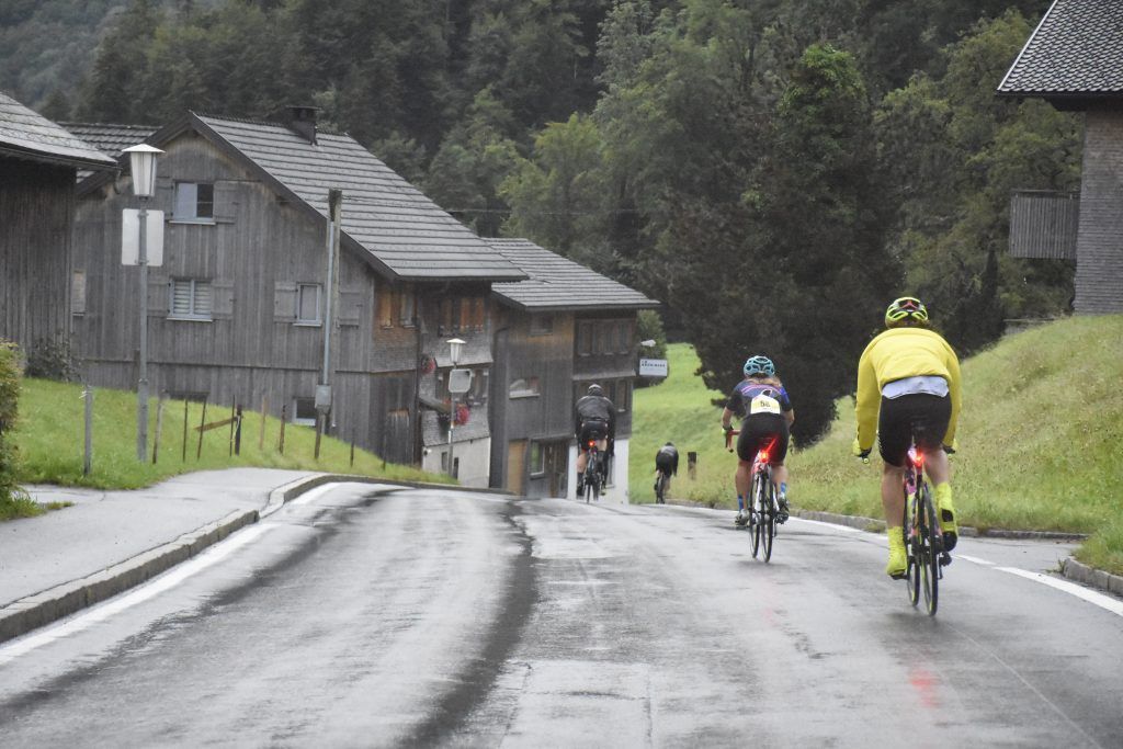 Mann stirbt bei Radrennen