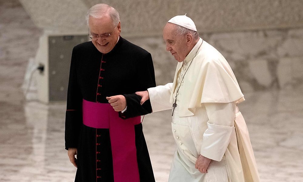Keine Impfpflicht für Papstmessen