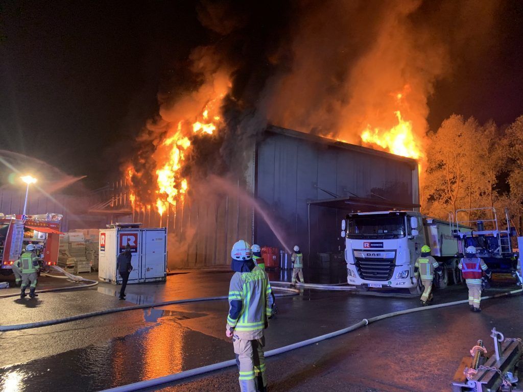 Großbrand in Dornbirn: Mehrere Verletzte