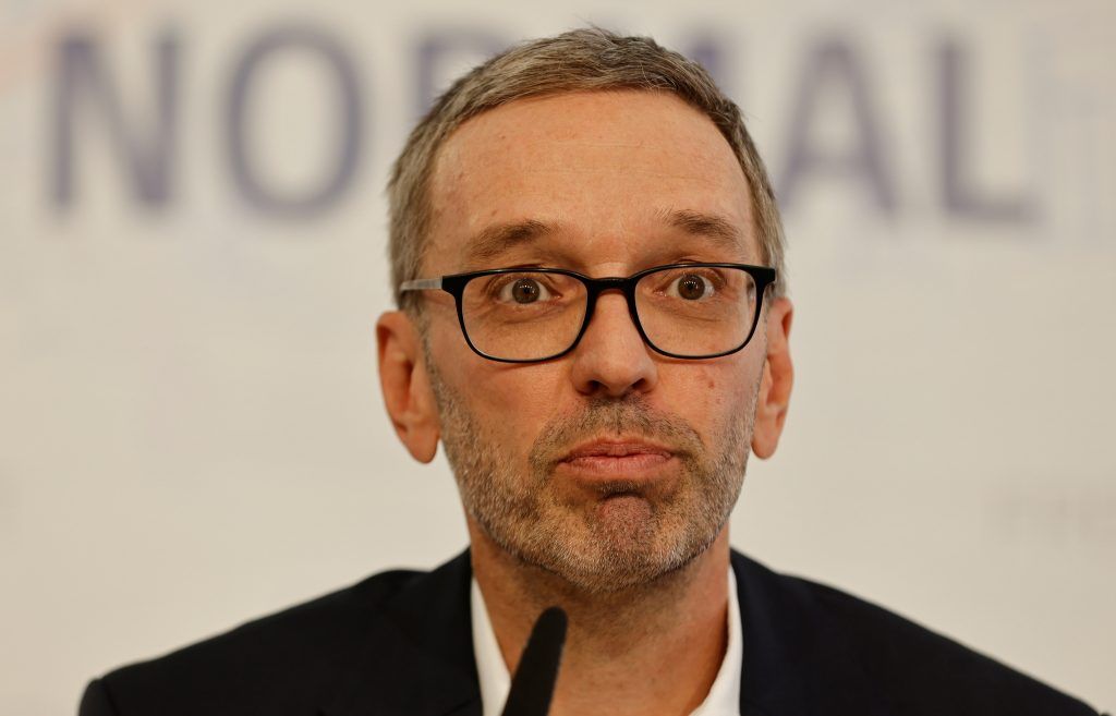 Die FPÖ bedient den Wahnsinn