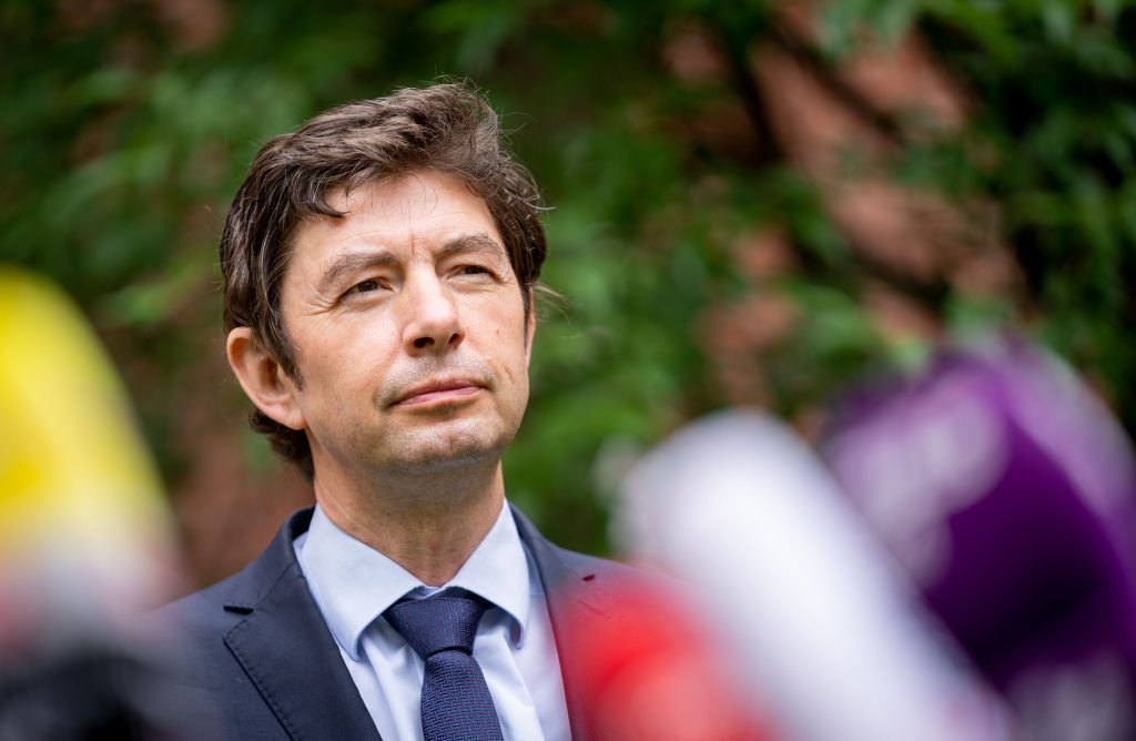 Virologe sieht in Omikron eine Chance