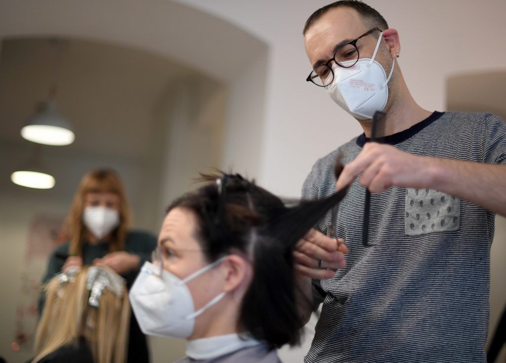 Friseure warten noch auf Klarheit
