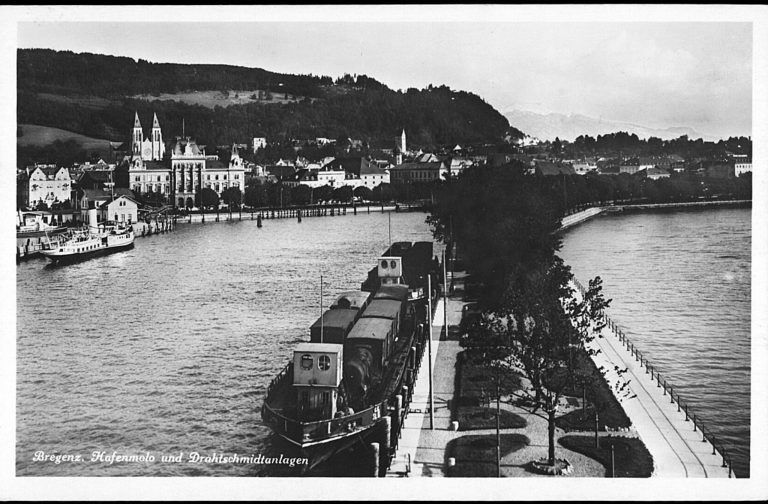 Früher wurden in Bregenz noch Eisenbahnwaggons verschifft. <span class="copyright">ÖNB</span>