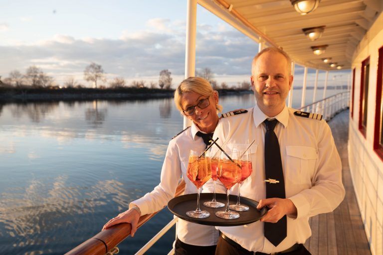 Aperol Spritz auf dem Deck: So prickelnd wie der Ausblick.<span class="copyright">hartinger(4)</span><span class="copyright"> </span>