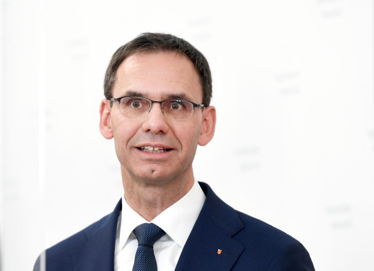 <span class="copyright">APA/ROLAND SCHLAGER</span>