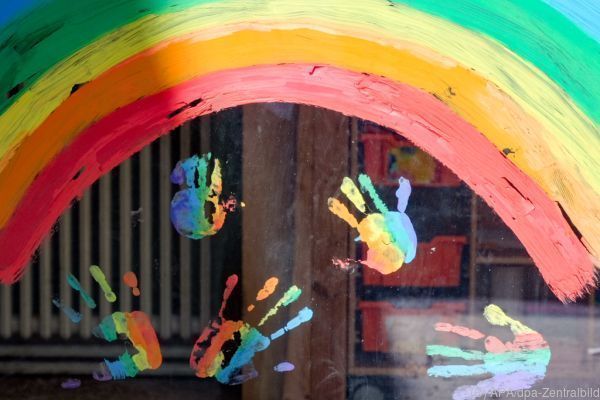 Sozialpartner machen Druck bei Verhandlungen zu Kindergärten