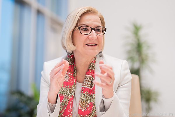 ÖVP NÖ-Parteitag: 99,5 Prozent für Mikl-Leitner als Obfrau
